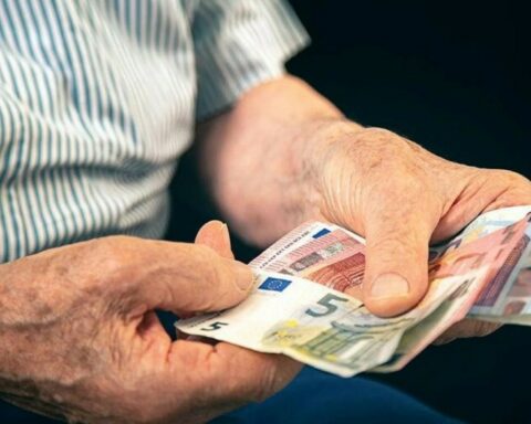 επικουρικές