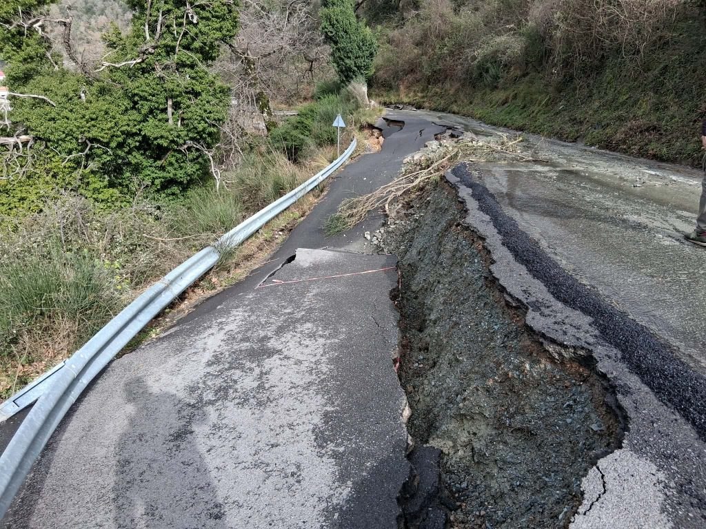 Εκκενώθηκαν δύο οικισμοί στον Ταΰγετο