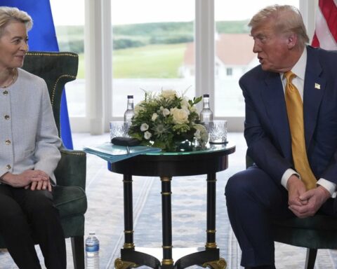 Το Ευρωκοινοβούλιο ανέβαλε την ψηφοφορία