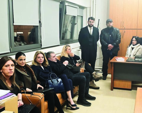 Σκηνές Άγριας Δύσης από Ζωή και Καρυστιανού