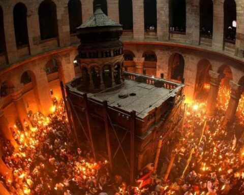 τελετή του Αγίου Φωτός