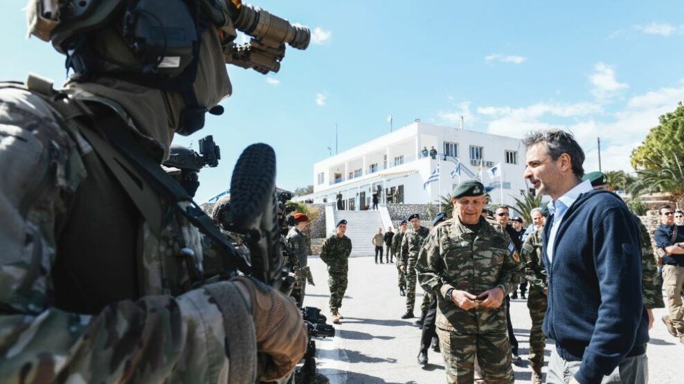 Σεβαστείτε τουλάχιστον τις Ένοπλες Δυνάμεις