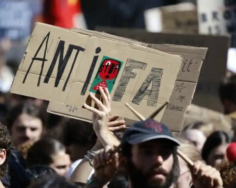 Τραμπ antifa