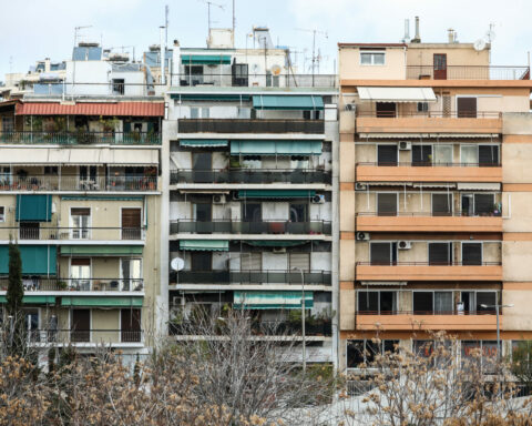 Ακίνητα: Ακριβαίνουν, αλλά αποδίδουν λιγότερο