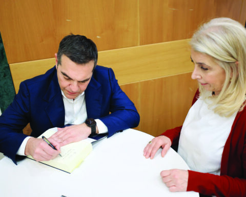 Αλέξης Τσίπρας: Άνεργος συγγραφέας με δάνειο 300.000 ευρώ