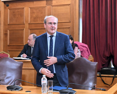 Χατζηδάκης: Οι 14 παρεμβάσεις για περιορισμό γραφειοκρατίας