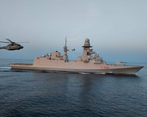 Έφτασε στην Κύπρο ιταλική φρεγάτα
