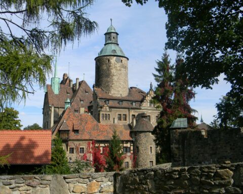 Μια πριγκίπισσα από την Γιουγκοσλαβία, η Ουαλή επιχειρηματίας και μια απάτη 50.000 λιρών