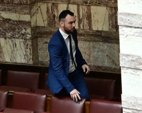 Πρόταση ενοχής για τον Κωνσταντίνο Φλώρο