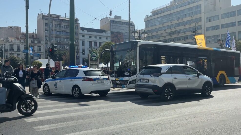 Παράσυρση πεζού από λεωφορείο στον Πειραιά