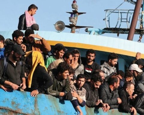 Σε επιφυλακή για προσφυγικές ροές