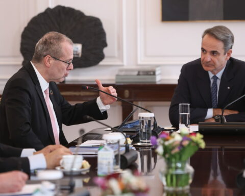 Συνάντηση Μητσοτάκη με τον διευθυντή του ΠΟΥ