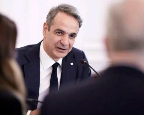 ∆ύσκολη εξίσωση στο Μαξίμου: