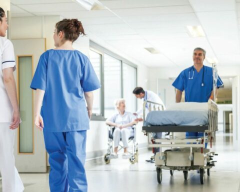 νοσηλευτές