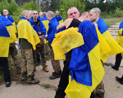 Ανταλλαγή 500 αιχμαλώτων μεταξύ Ρωσίας και Ουκρανίας