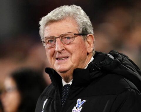 Ο Ρόι Χόντσον επιστρέφει στους πάγκους