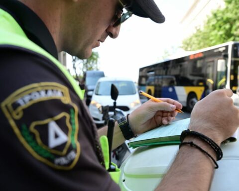 αποστολή παραπλανητικών SMS για δήθεν πρόστιμα της Τροχαίας