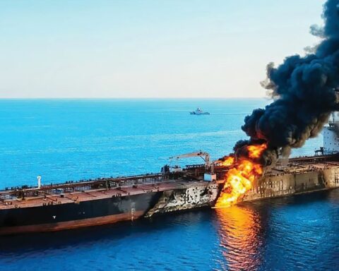 Απέναντι σε ένα κράτος-τρομοκράτη