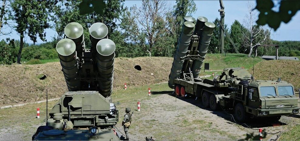 Στριµωγµένη και έκθετη η Τουρκία