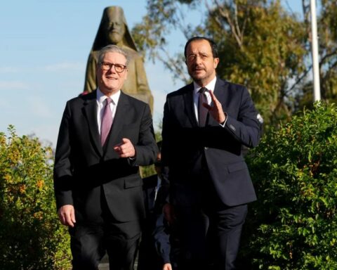 Πιέσεις Χριστοδουλίδη στην κυβέρνηση Στάρµερ