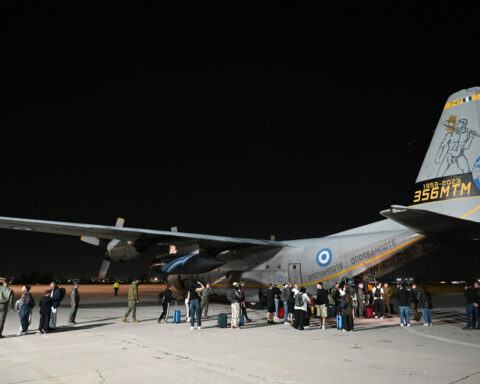 ΥΠΕΞ: Eπαναπατρίστηκαν 315 Έλληνες
