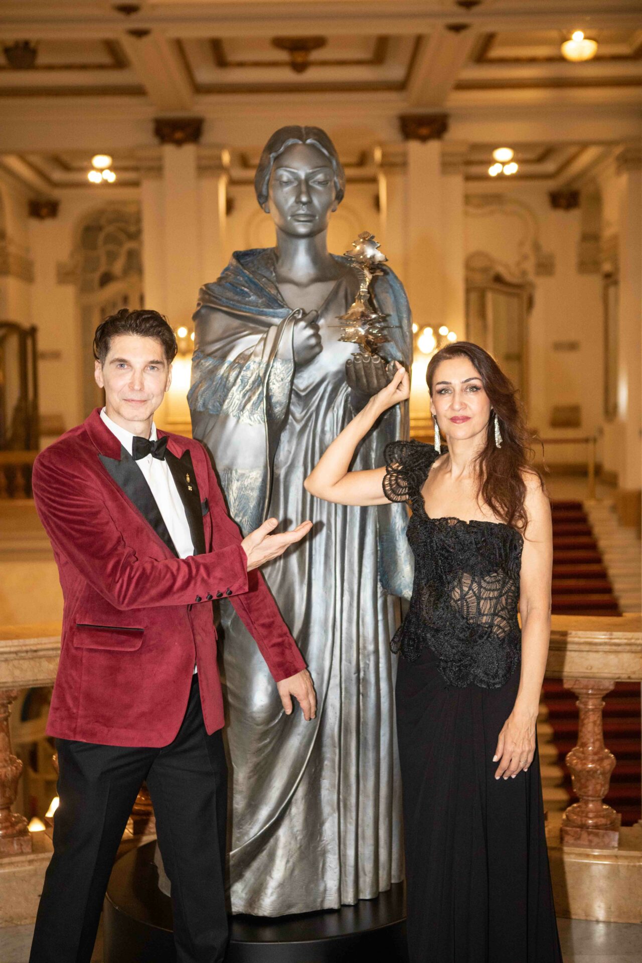 Η Βραζιλία τιμά τον Έλληνα γλύπτη Νίκο Φλώρο