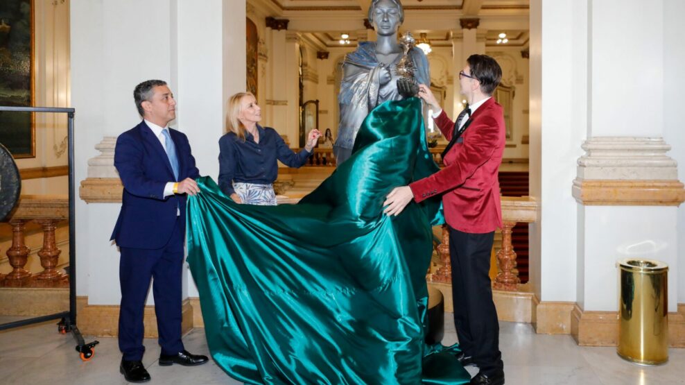 Η Βραζιλία τιμά τον Έλληνα γλύπτη Νίκο Φλώρο