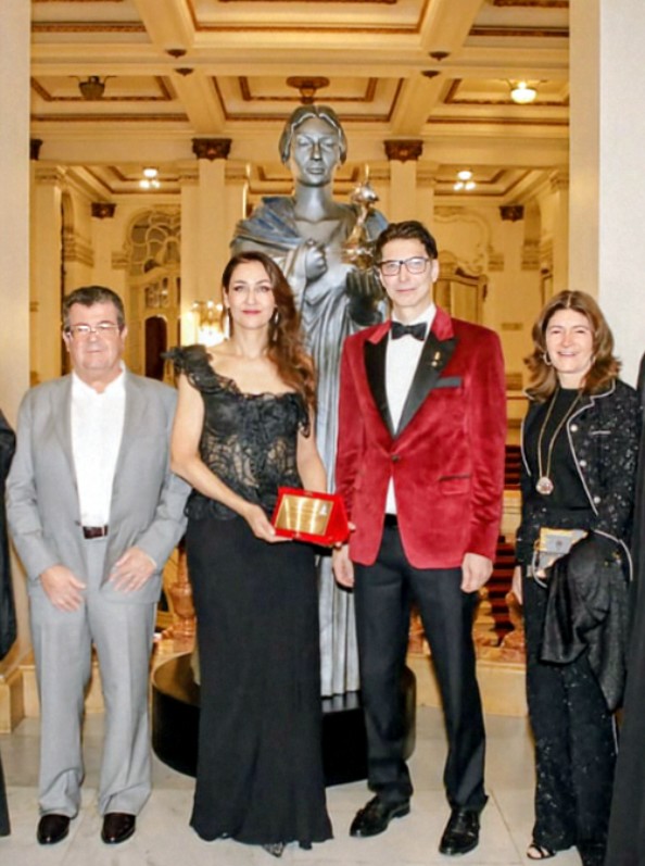 Η Βραζιλία τιμά τον Έλληνα γλύπτη Νίκο Φλώρο