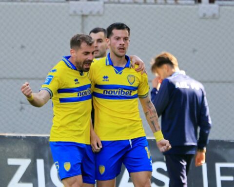 ΑΕΛ - Παναιτωλικός 1-2: Διπλό παραμονής με δύο γκολ του Άλεξιτς