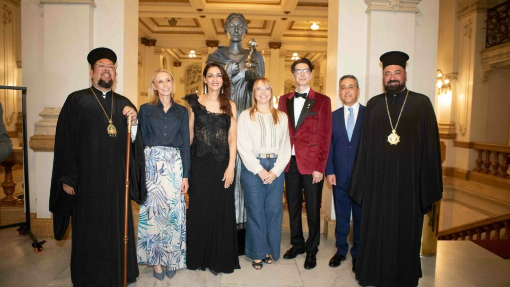 Η Βραζιλία τιμά τον Έλληνα γλύπτη Νίκο Φλώρο