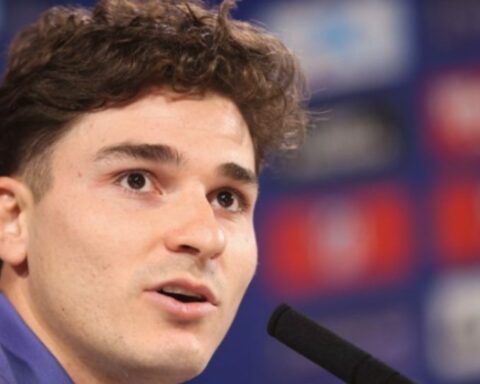 Χουλιάν Άλβαρες: «Θέλουμε να γράψουμε ιστορία»