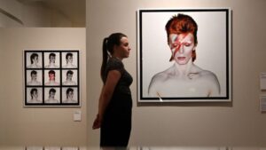 Νέα έκθεση για τον Ντέιβιντ Μπάουι στο Λονδίνο - Το “You’re Not Alone” στο Lightroom