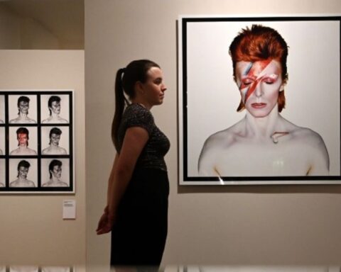 Νέα έκθεση για τον Ντέιβιντ Μπάουι στο Λονδίνο - Το “You’re Not Alone” στο Lightroom