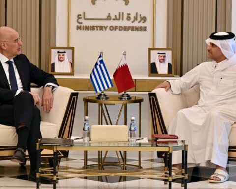 Σειρά επαφών Δένδια στο Κατάρ