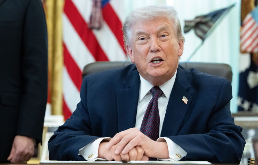 Τραμπ: Μπορούμε να ανοίξουμε τα Στενά του Ορμούζ