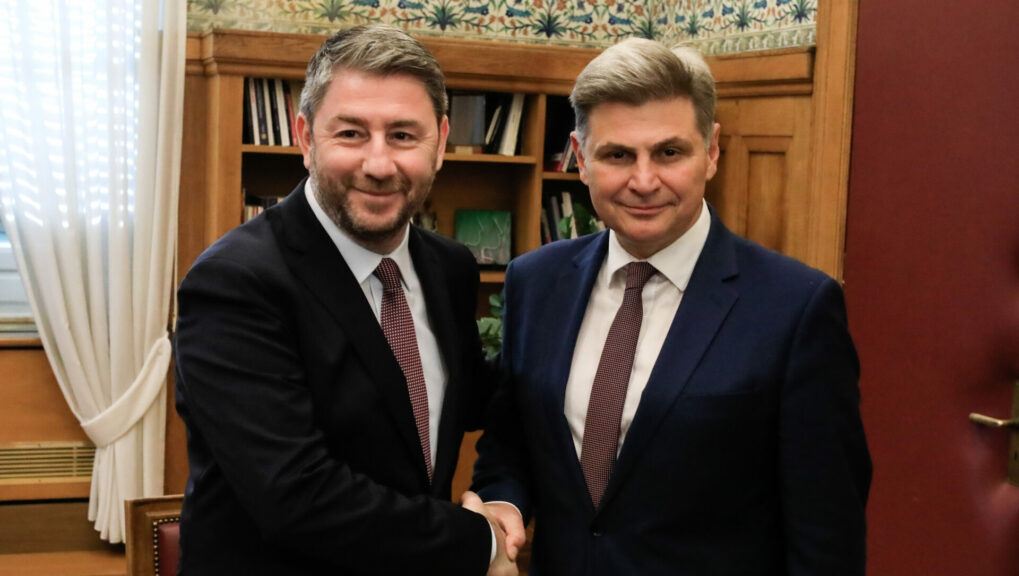 Και επίσημα στο ΠΑΣΟΚ ο Νικόλας Φαραντούρης