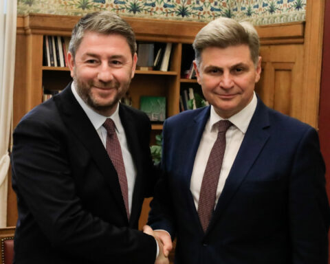 Και επίσημα στο ΠΑΣΟΚ ο Νικόλας Φαραντούρης