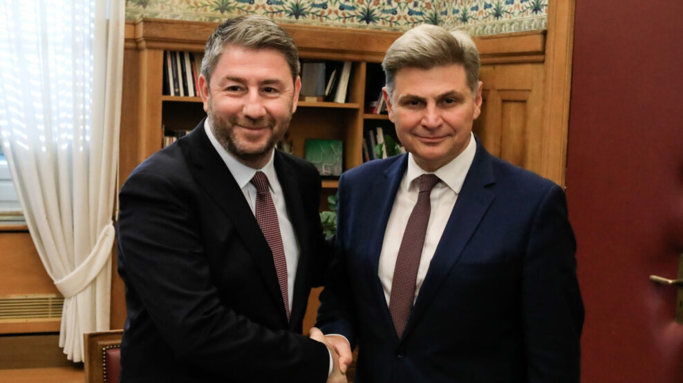 Και επίσημα στο ΠΑΣΟΚ ο Νικόλας Φαραντούρης