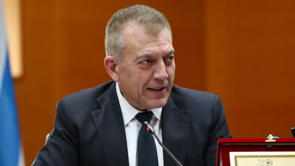 Ισχυρή σύσταση Βρούτση