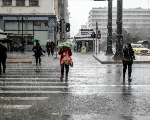 Πρωτομαγιά με βροχές και πτώση της θερμοκρασίας