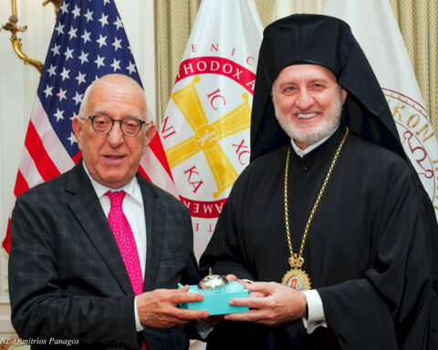 Συνάντηση Κακλαμάνη με τον Αρχιεπίσκοπο Αμερικής Εκλπιδοφόρο