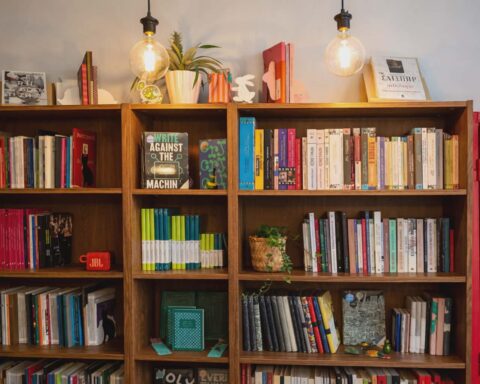 Νέο θεματικό βιβλιοπωλείο