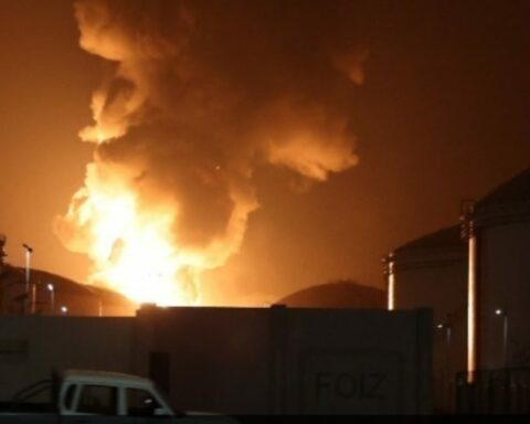 Μέση Ανατολή: Πλήγμα σε μονάδα ενέργειας και αφαλάτωσης στο Κουβέιτ - Όλες οι εξελίξεις