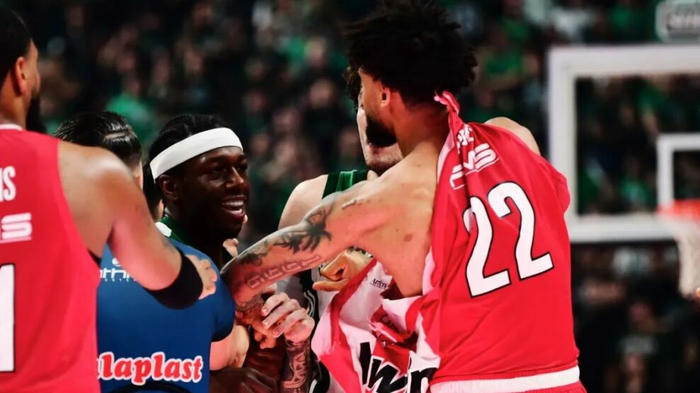 Τιμωρία μιας αγωνιστικής και πρόστιμα