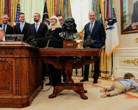 Λευκός Οίκος: Μπόμπιρας 2 ετών