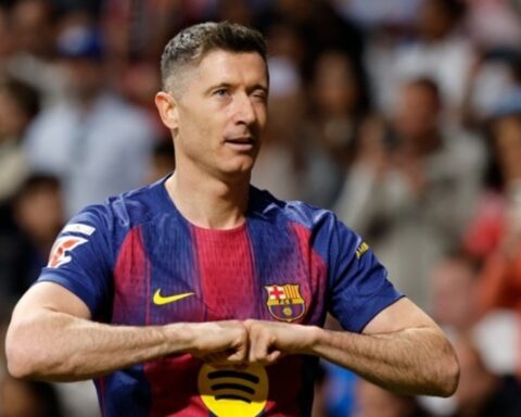 Ο Λεβαντόφσκι γράφει ιστορία ξεπερνώντας τον Στόιτσκοφ