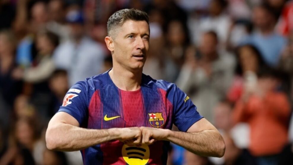 Ο Λεβαντόφσκι γράφει ιστορία ξεπερνώντας τον Στόιτσκοφ