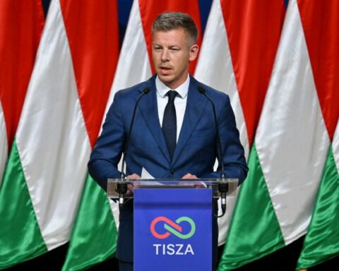 Τα ανοιχτά µέτωπα του Μαγκιάρ