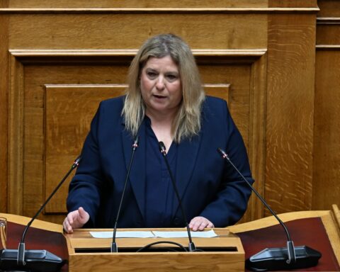 Η κυβέρνηση μιλά με έργα