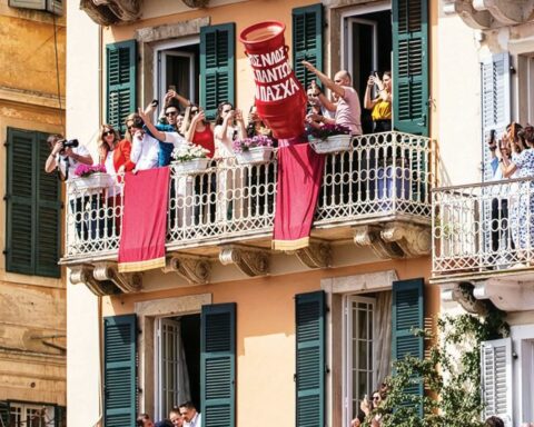 Το έθιμο των μπότηδων στην Κέρκυρα